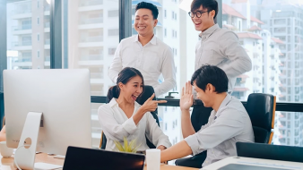 Người Việt trẻ và tư duy tài chính không biên giới Người Việt trẻ và tư duy tài chính không biên giới
