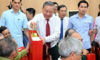 14 nhóm người có công được nhận quà của Đảng và Nhà nước dịp Tết Bính Ngọ 2026