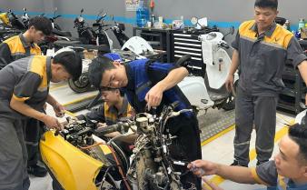 Đỗ Văn Mong – Chàng trai chọn đam mê sửa xe điện làm hành trình bền bỉ