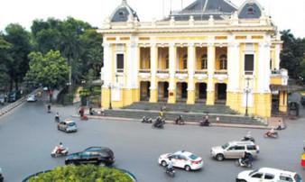 Hà Nội phân luồng, tạm cấm phương tiện quanh Quảng trường Cách mạng Tháng Tám