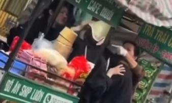 Hà Nội: Điều tra vụ hai cô gái trẻ tố bị hành hung nghi do mâu thuẫn tiền gửi xe