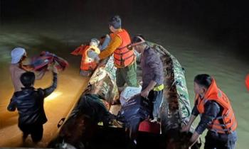 Malaysia tìm kiếm hàng trăm nạn nhân lật thuyền ở vùng biển Langkawi