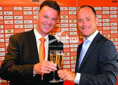 Hậu Euro 2012: Van Gaal trở lại “Lốc da cam”