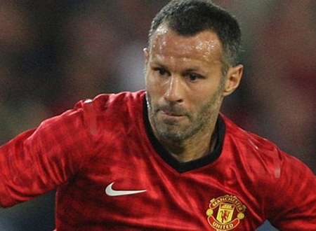 Giggs đang trở thành đối tượng trút giận của các CĐV M.U