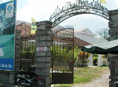112 đường Trần Phú, nơi cảnh sát phát hiện Thường đánh bài sập xám. (Ảnh: Ngô Tư)