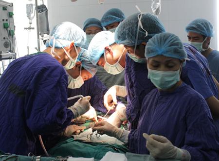 Ca ghép thận được thực hiện ngày 12/10