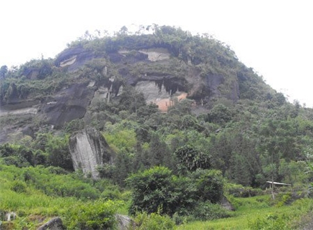 Núi Phai Chỉ mang nhiều câu chuyện ly kỳ, huyền bí về những nàng tiên giáng trần