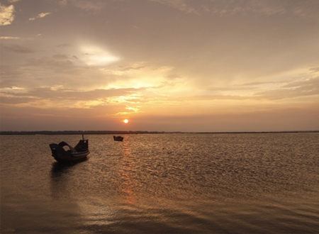 Phá Tam Giang thơ mộng