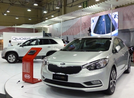 Kia Forte 2013 đang được trưng bày tại Chi-lê