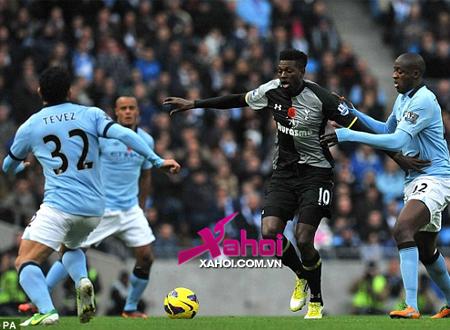 Man xanh không thể khuất phục Spurs