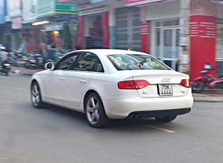 Audi A4 biển tứ quý 4