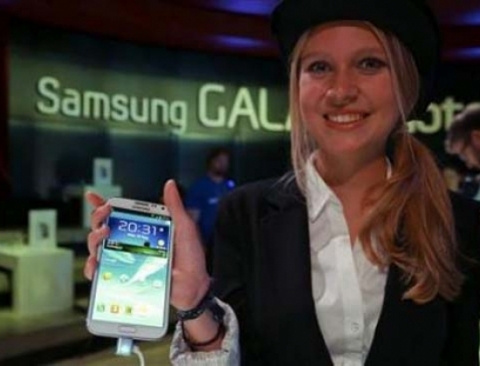 Điện thoại Samsung Galaxy Note II - Ảnh: Reuters 