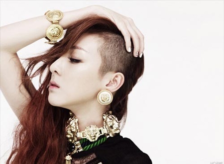 Dara (2NE1) trở nên cực ngầu khi xuống tóc nửa đầu