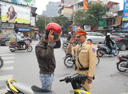 Tạm dừng kiểm tra, xử lý xe không chính chủ để chờ ban hành thông tư hướng dẫn Ảnh: Chí Hiếu