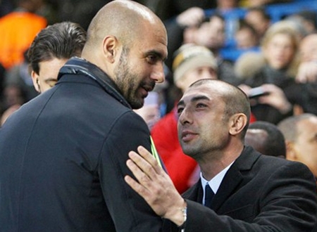 Guardiola (trái) có thể đến Man City, Chelsea hoặc Arsenal