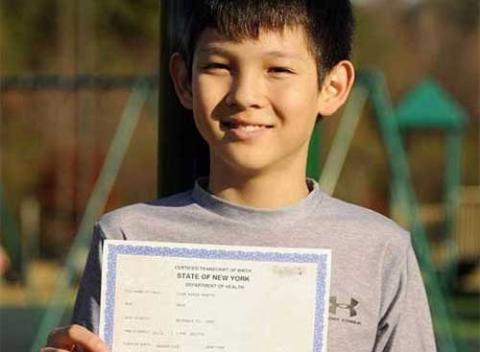 Cậu bé tròn 12 tuổi vào ngày 12/12/2012.