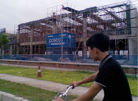 Nhà máy của Nokia tại Bắc Ninh đang được gấp rút xây dựng. Ảnh: NDD