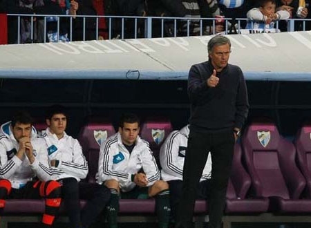 Jose Mourinho vẫn còn có ích với Real