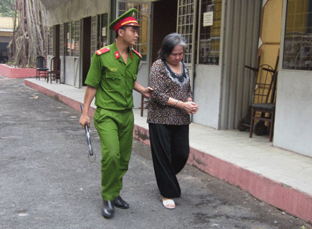 Vì một phút lạc lòng, Trần Thị Bưởi phải trả giá bằng 7 năm tù giam