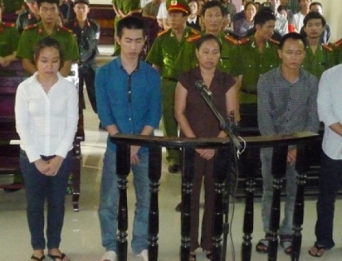 Hai mẹ con Nguyễn Thị Hạnh, Nguyễn Cảnh Chiến và các đối tượng trong vụ án.