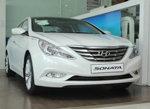 Hyundai Sonata bản rồng có nhiều chi tiết mang hơi hướng rồng ở nội và ngoại thất. 