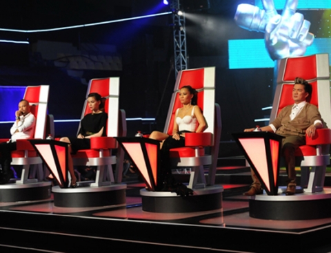 The voice 2012 phiên bản Việt sau tập đầu tiên lên sóng đã thu hút được sự chú ý của đông đảo khán giả.