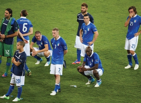 Nỗi buồn của các tuyển thủ Italia sau trận chung kết Euro 2012.