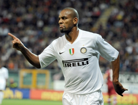 Maicon sẽ khoác chiếc áo trắng của Real Madrid mùa tới?