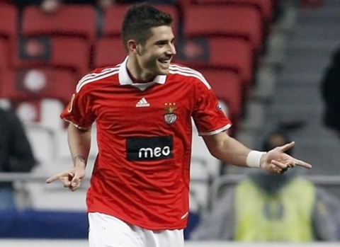 Javi García mở tỷ số trong thắng lợi tưng bừng của Benfica trước Real Madrid