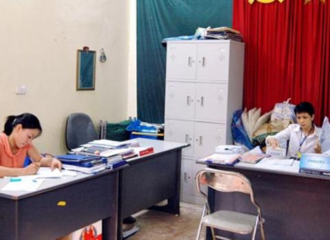 Việc một xã có 500 cán bộ là điều bất thường