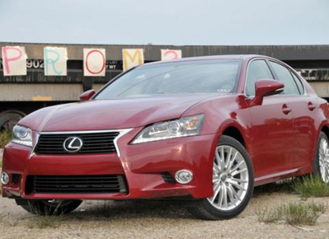 Lexus GS 350 AWD 2013 với kiểu dáng khác biệt hoàn toàn so với những 