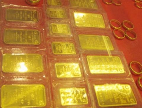 Giá vàng giảm 100.000 đồng/lượng