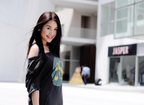 Quế Vân đã quyết định vào Sài Gòn tiếp tục sự nghiệp sau khi dính phải scandal cùng Hồng Quế đánh người.