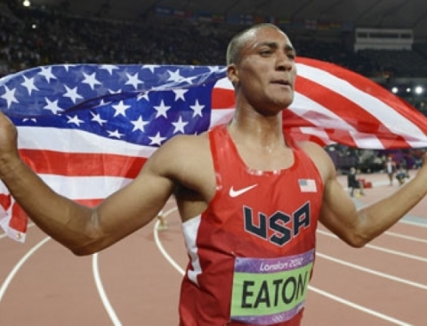 Ashton Eaton đoạt Huy chương Vàng nội dung môn 10 môn phối hợp