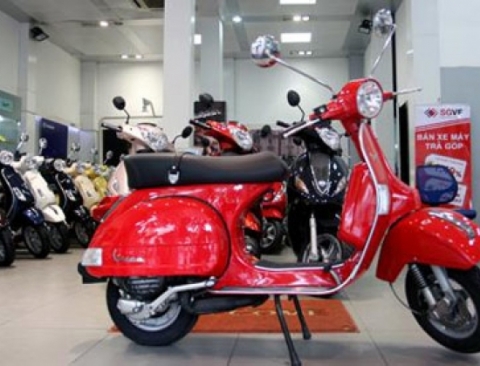 Vespa PX lặng lẽ xuất hiện tại các đại lý của Piaggio Việt Nam. (Ảnh Autonet)