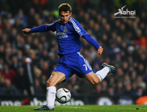 Shevchenko khi còn khoác áo Chelsea