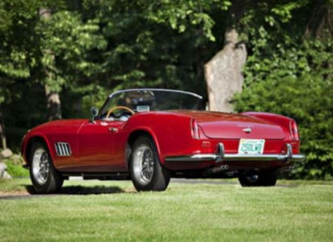 Chiếc 1960 Ferrari California 250 LWB Spider Competizione đem bán đấu giá