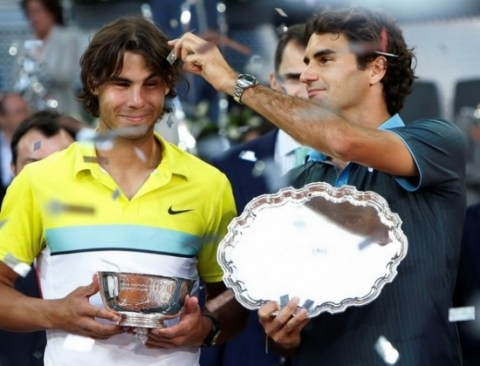 Roger Federer (phải) cần Nadal…