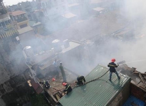 'Bất ngờ khói túa ra từ một căn nhà trong khu rồi thấy tiếng hô hoán, kêu gào có cháy, gọi nhau chạy toán loạn cả lên'