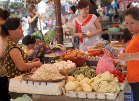 Mức lương tối thiểu hiện nay không đủ cho NLĐ trang trải cuộc sống  - (Ảnh: Ngọc Thắng)