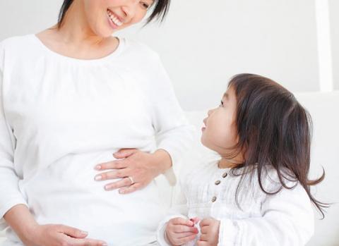 Hãy cố gắng duy trì thói quen tốt giữa bạn với bé lớn ngay cả khi có tập 2