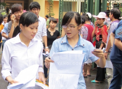 Thí sinh tham dự kỳ thi Đại học 2012 (Ảnh: Xahoi)