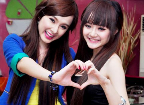 Angela Phương Trinh và em gái ruột Phương Trang
