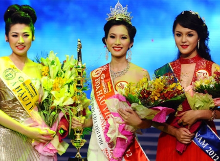 Đặng Thu Thảo đăng quang Hoa hậu Việt Nam 2012