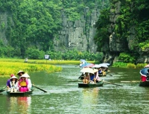 Những chiếc thuyền chở lúa giữa dòng sông êm đềm luôn là cảm hứng của những họa sĩ và những người săn ảnh