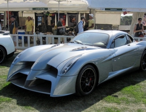 Panoz Abruzzi là mẫu grand tourer (xe hạng sang tính năng cao dành cho những chặng đường dài)