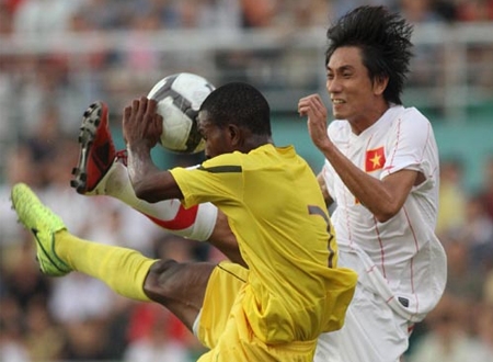 Chưa biết vấn đề bản quyền truyền hình AFF Cup 2012 có được giải quyết để người hâm mộ được theo dõi  các trận đấu của ĐT Việt Nam