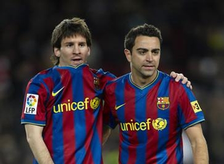 Messi và Xavi luôn được đối xử trên mức bình thường