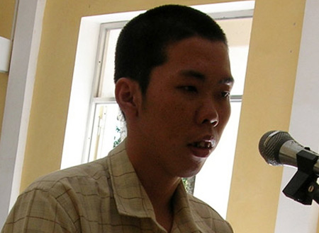 Đối tượng Nguyễn Minh Sang trước tòa.