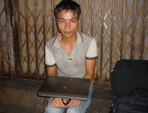 Linh và chiếc laptop mới 